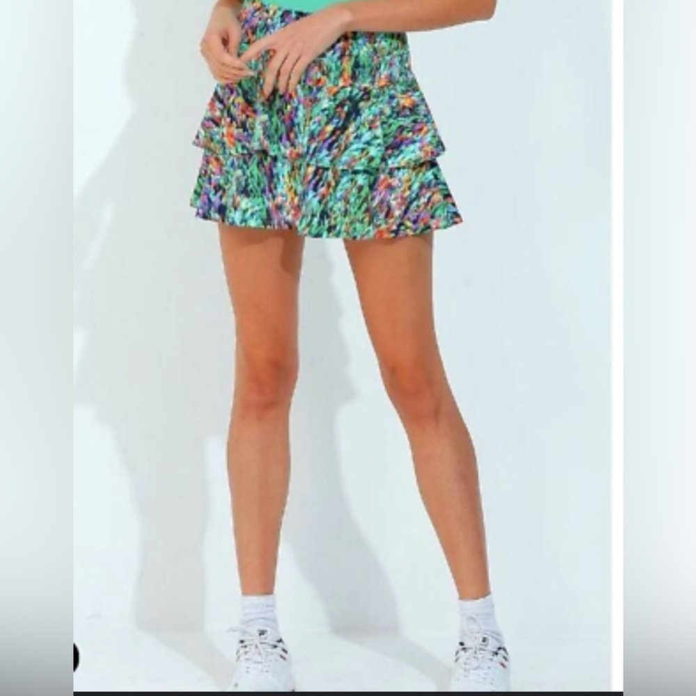 Dona Jo Soar Skort Tennis Golf Tiered Ruffle Pockets UPF 50 Large - gently worn